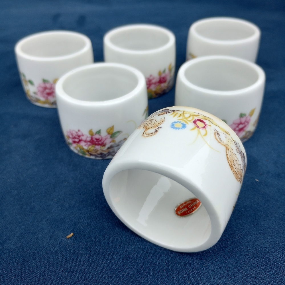 Porcelain napkin rings